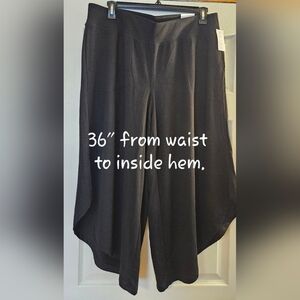 NWT Lane Bryant Livi Black Capris